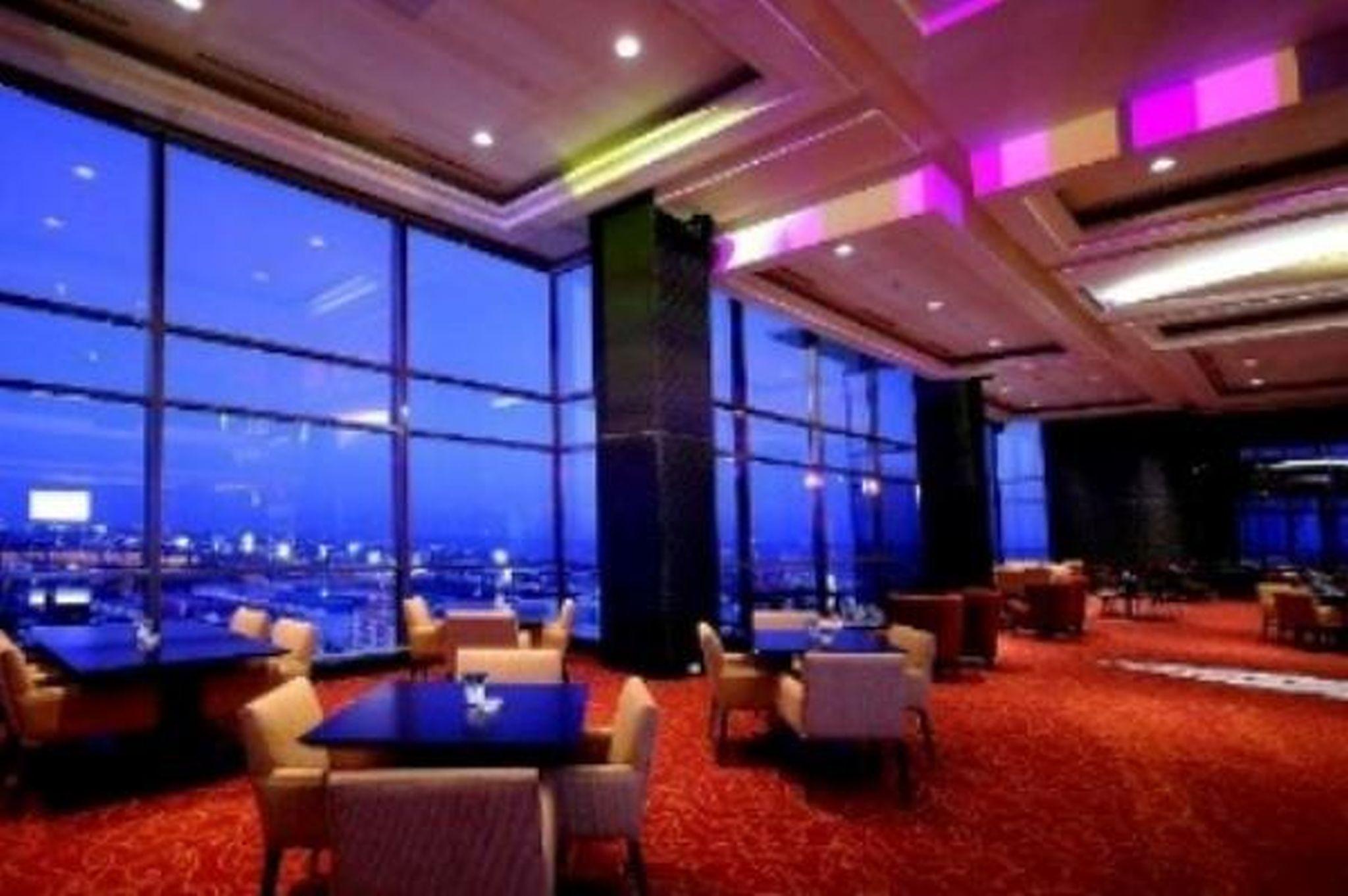 מלון מונטינלופה The Bellevue Manila מראה חיצוני תמונה