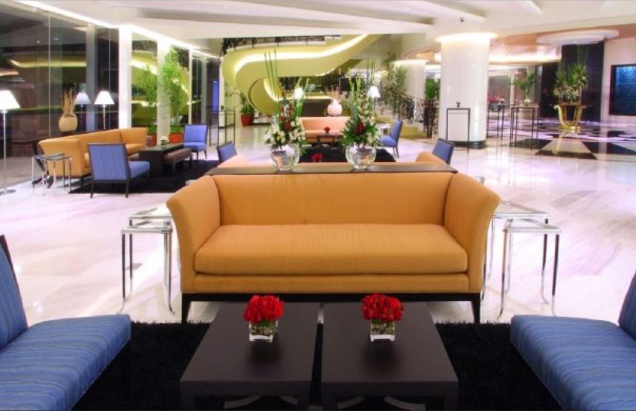 מלון מונטינלופה The Bellevue Manila מראה חיצוני תמונה