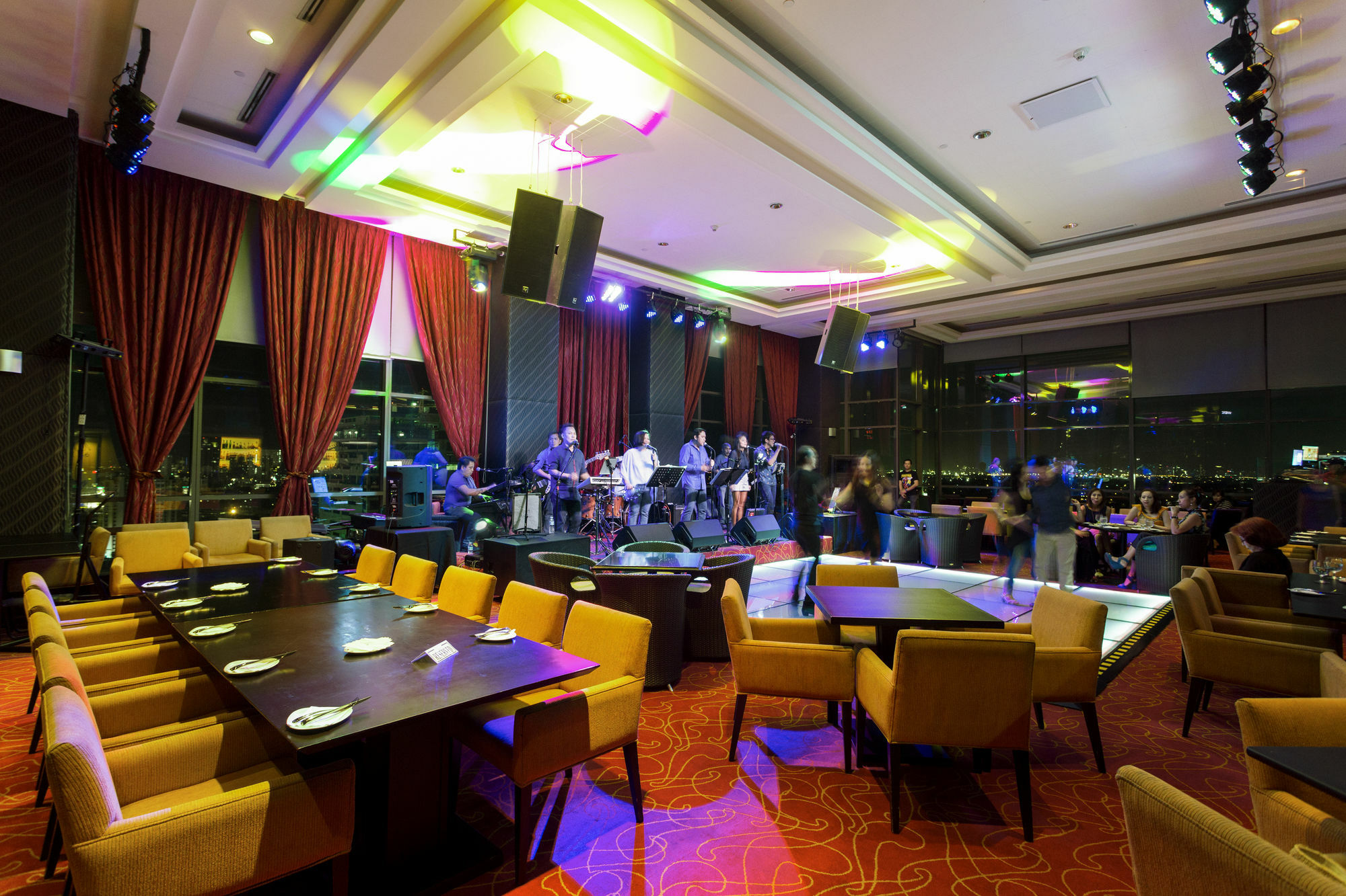 מלון מונטינלופה The Bellevue Manila מראה חיצוני תמונה