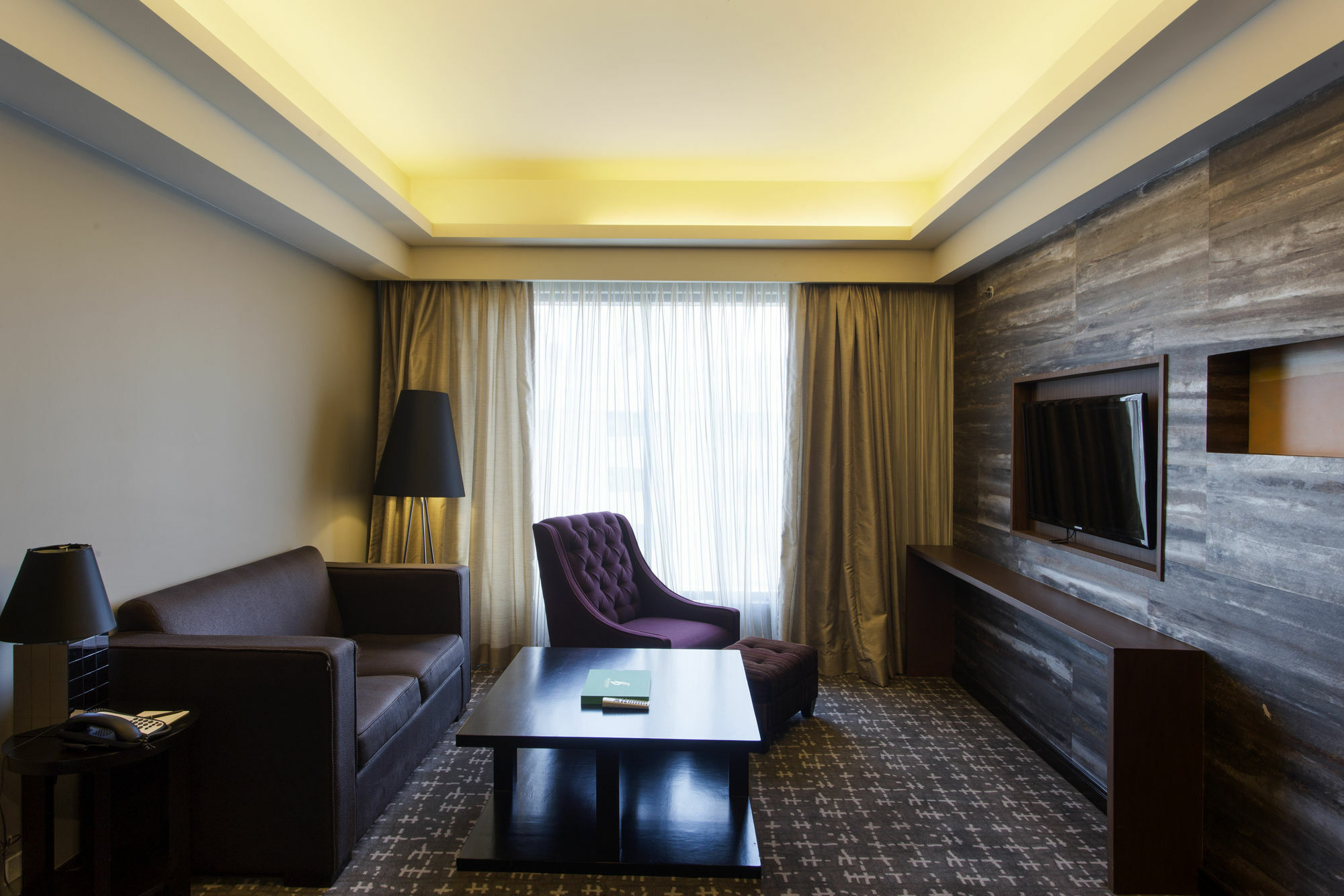 מלון מונטינלופה The Bellevue Manila מראה חיצוני תמונה
