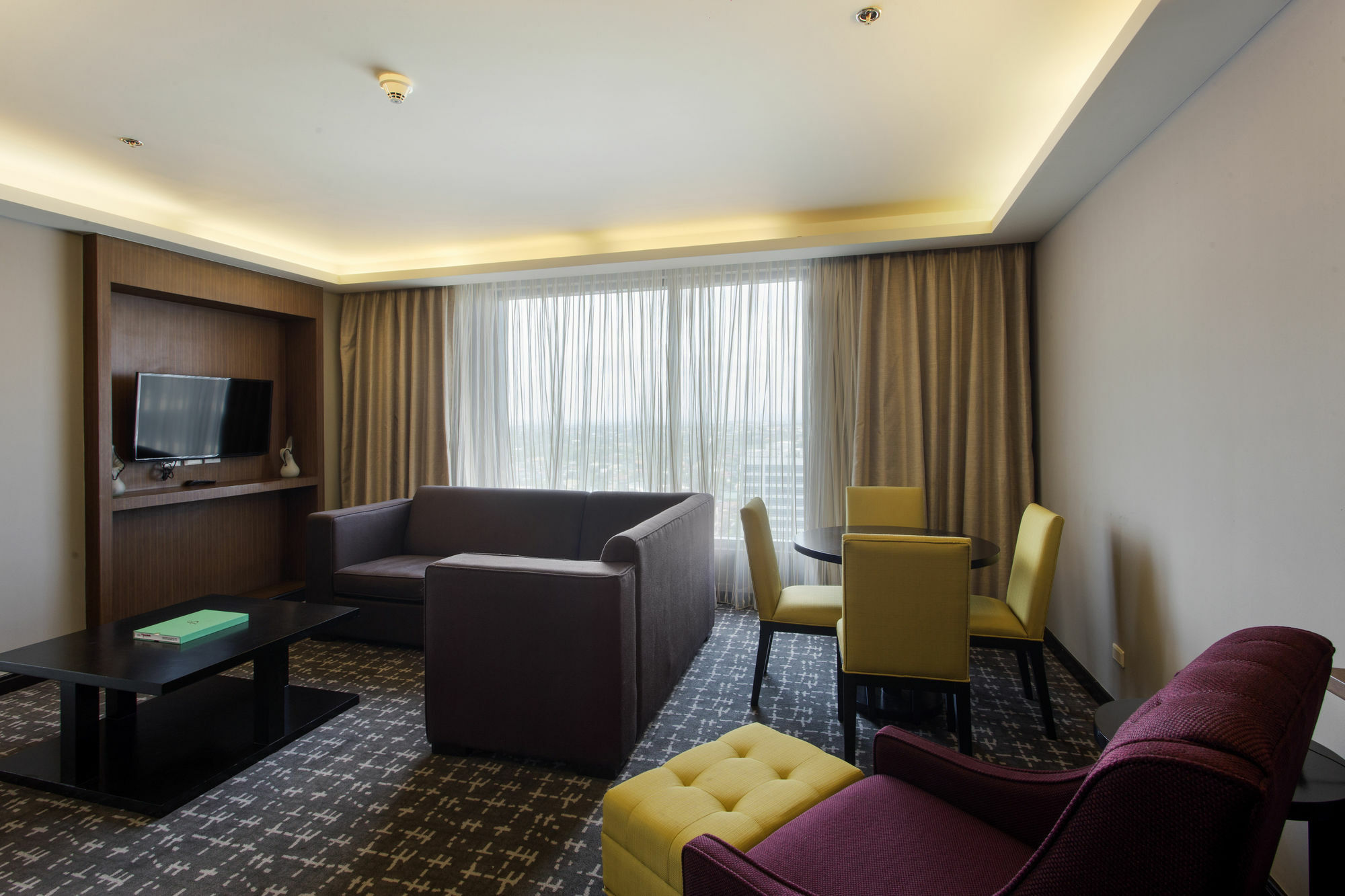 מלון מונטינלופה The Bellevue Manila מראה חיצוני תמונה