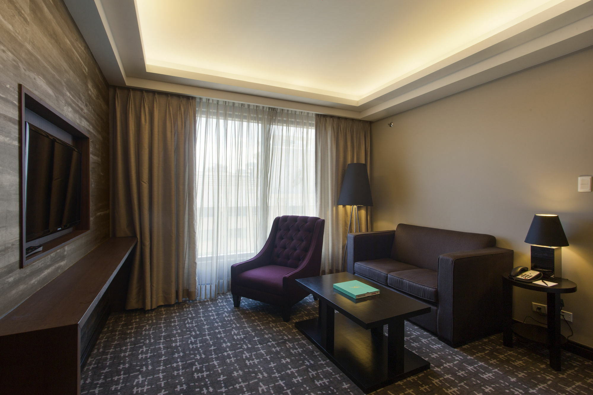 מלון מונטינלופה The Bellevue Manila מראה חיצוני תמונה
